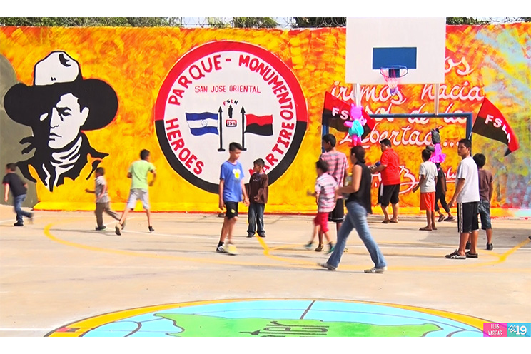 Familias del barrio San José Oriental inauguran parque “Héroes y Mártires”