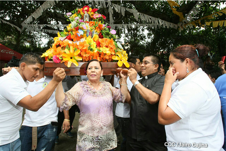 Alcaldesa de Managua recibe mayordomía de fiestas de Santo Domingo de Guzmán