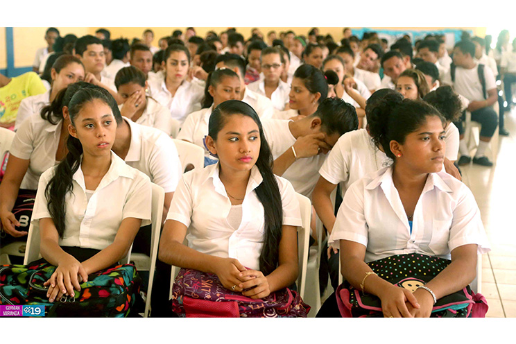 FES conmemora el Día del Estudiante ratificando su compromiso con el legado de los héroes