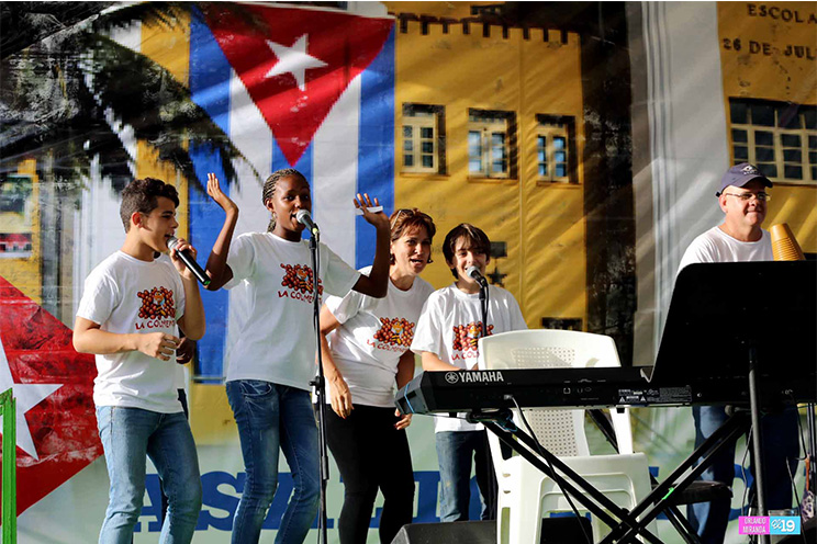 Música y canto para celebrar el 62 Aniversario del Día de la Rebeldía Nacional de Cuba