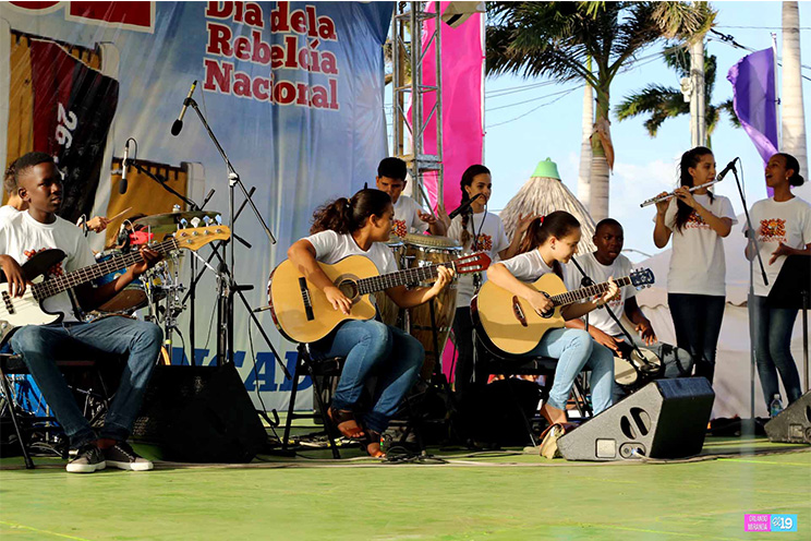 Música y canto para celebrar el 62 Aniversario del Día de la Rebeldía Nacional de Cuba