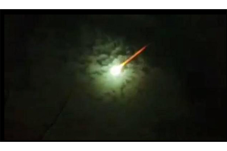 Impresionantes videos de aparente meteorito surcando el cielo argentino