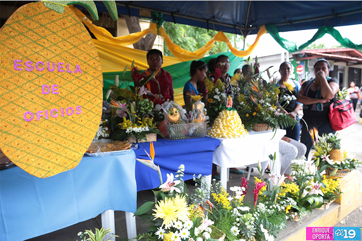 Ticuantepeños realizan festival de la piña