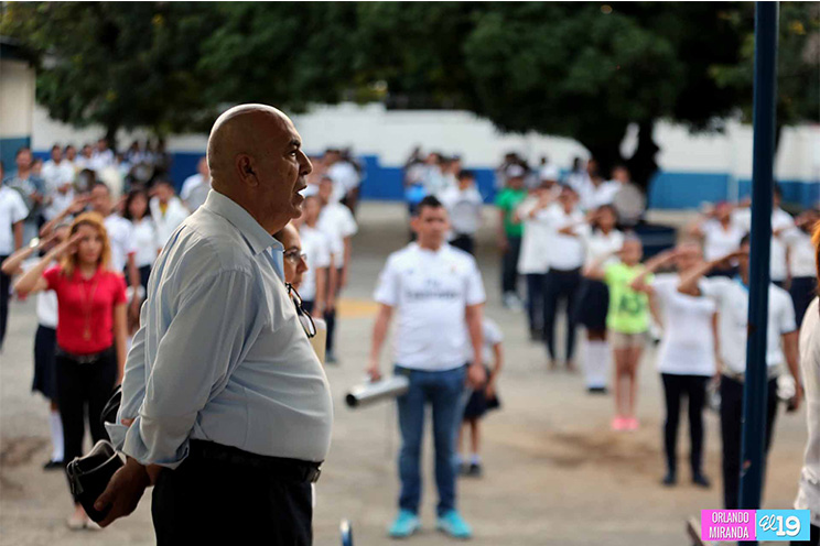 Colegio 14 de Septiembre se prepara para su presentación en desfiles patrios