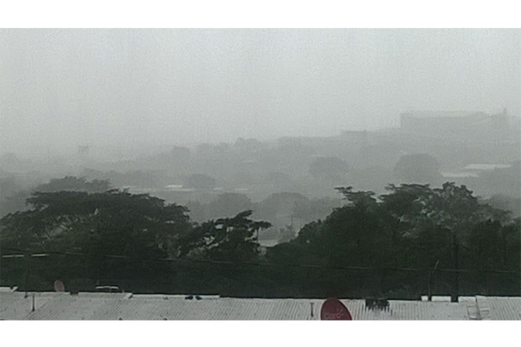 Onda tropical 27 arrastra nubosidad y genera lluvias en el territorio nacional