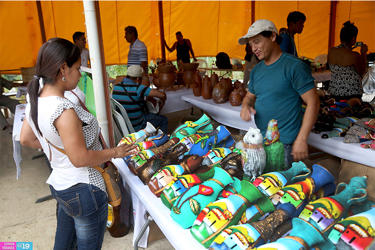 Artesanos satisfechos con feria en honor a Santo Domingo