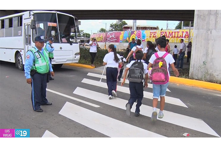 Autoridades de la comuna instan a la población a hacer uso de pasos peatonales en Rubenia