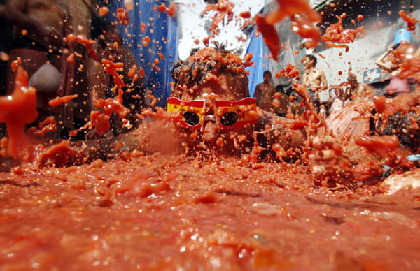 La mayor guerra de tomates del mundo cumple 70 años en España