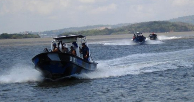 Fuerza Naval rescata a 11 pescadores que naufragaron al noreste de Corn Island
