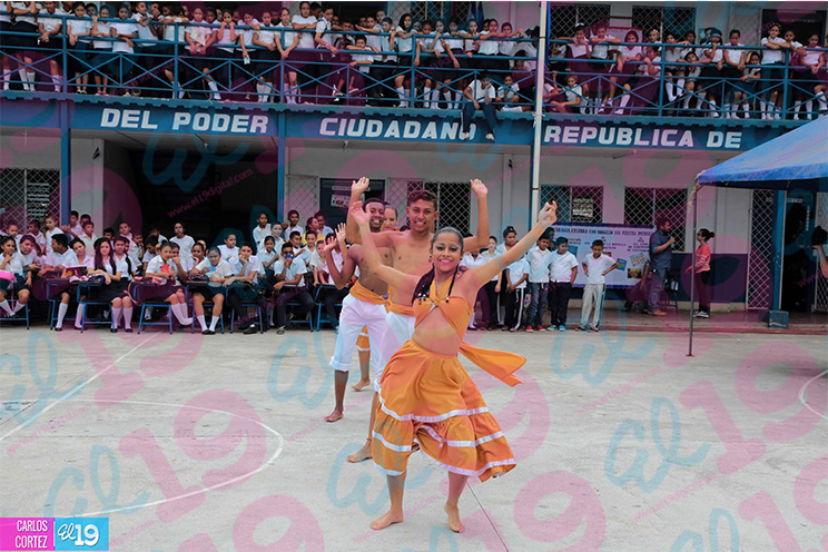 Instituto República de Argentina inaugura el mes patrio