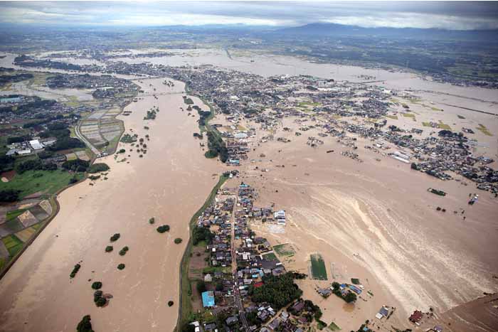 Japón sufre sus mayores inundaciones en décadas (VIDEO)