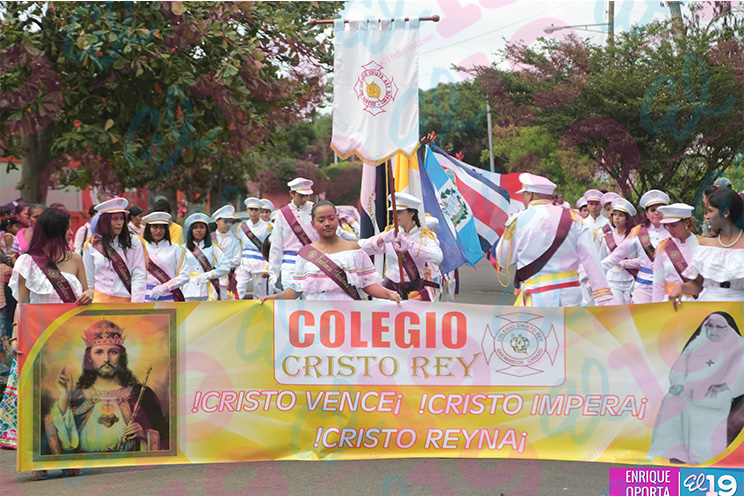 San Marcos celebra festividades patrias con hermoso desfile por las calles del municipio