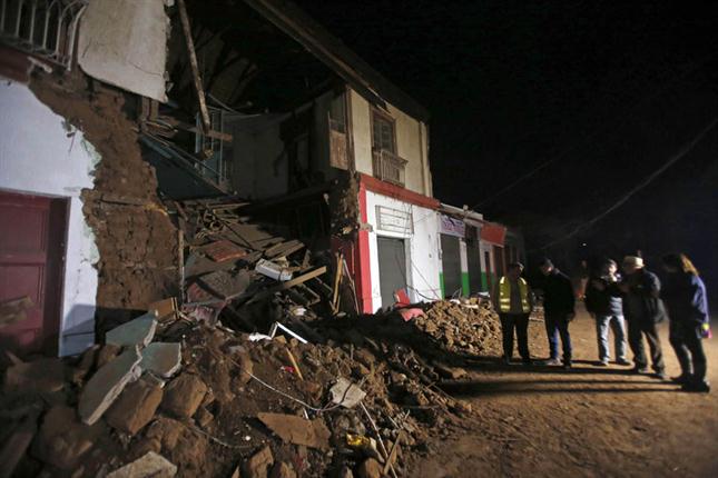 Gobierno chileno confirma que son al menos diez los muertos por el terremoto