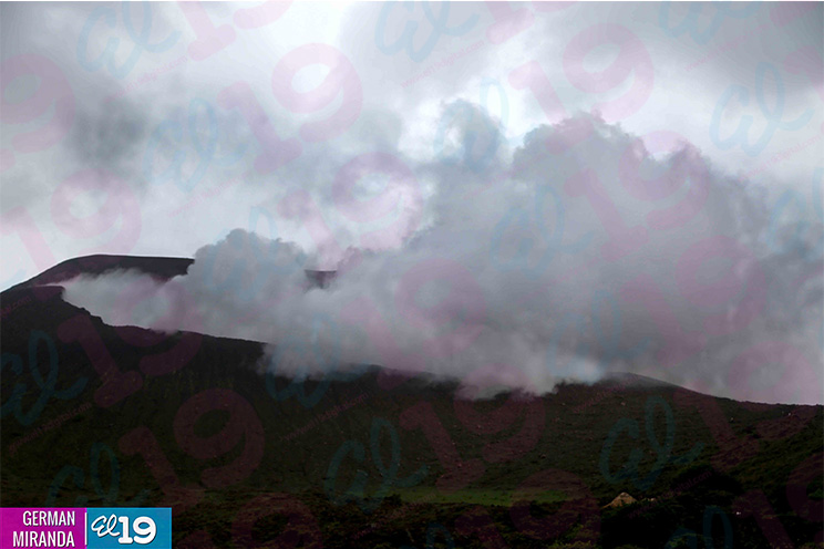 Especialistas del Ineter recorren Volcán Telica y advierten de próximas explosiones