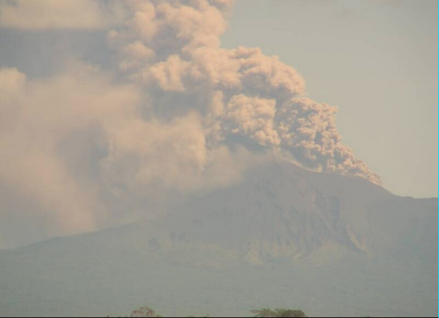 Reportan nuevas explosiones en el volcán Telica
