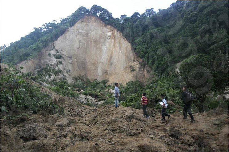 Deslizamiento deja al menos cinco muertos en el sureste de Guatemala