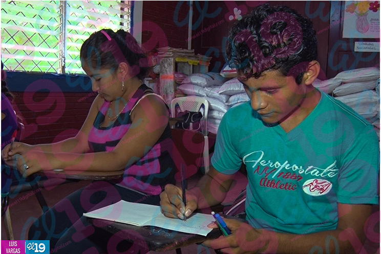 Secundaria rural siembra esperanzas entre las familias del campo