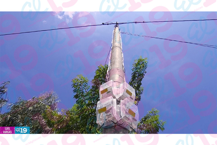 Familias de La Sabanita celebran instalación de la energía eléctrica