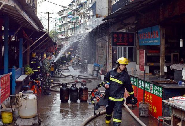China: Explosión en restaurante deja 17 muertos