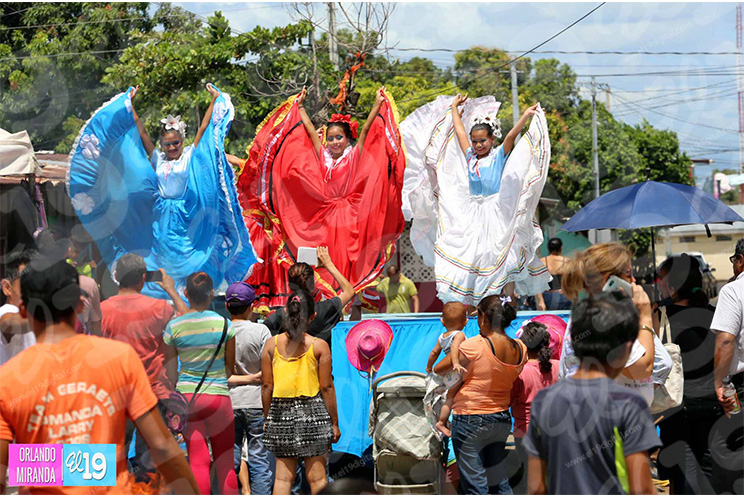 Familias del barrio San José Oriental protagonizan bonita Feria Solidaria