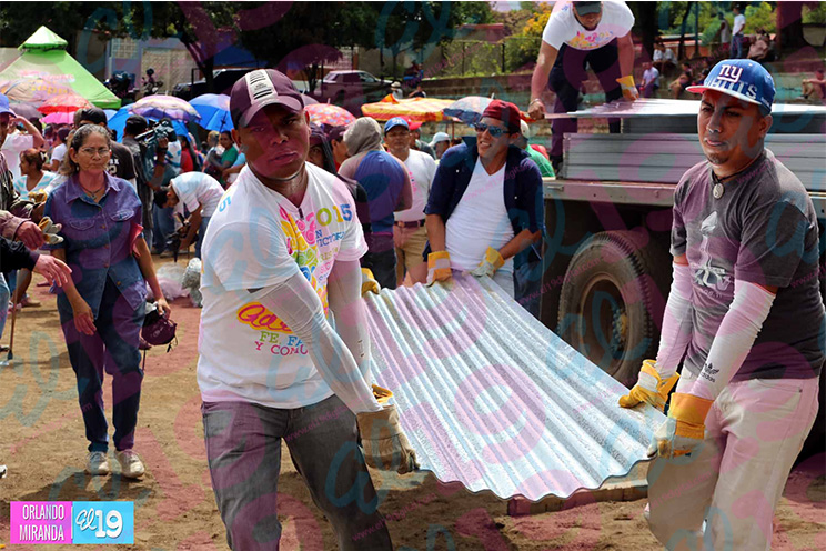 Familias del Distrito III reciben Plan Techo gracias al Gobierno Sandinista