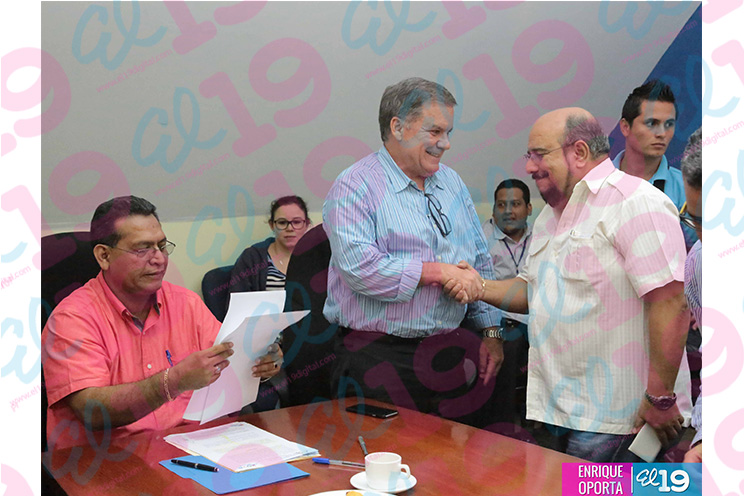 Telcor suscribe acuerdos con operadores de telecomunicaciones para mantener el pago de derechos y tasas