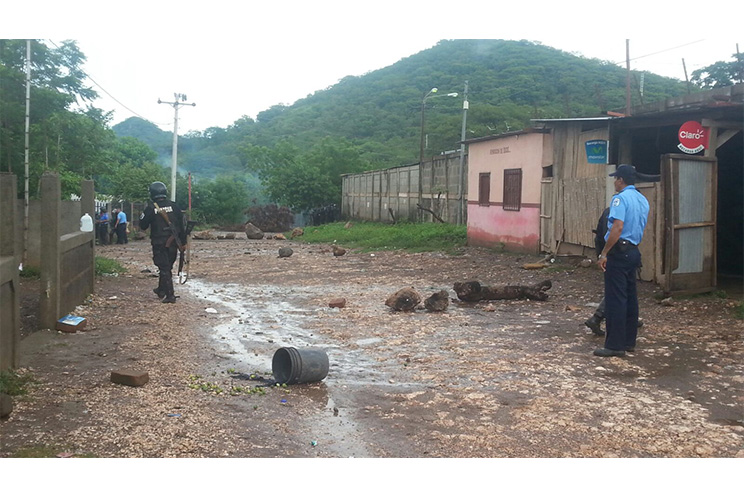 Policía Nacional restablece normalidad y orden en Mina El Limón