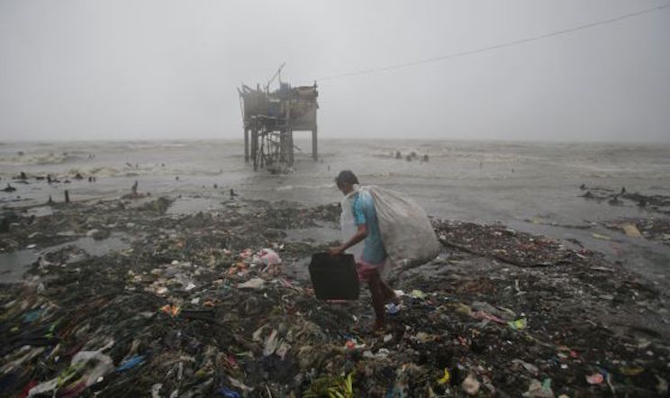 Al menos 4 muertos y 25,000 evacuados en Filipinas por el azote de Koppu