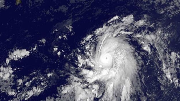 'Olaf' se convierte en huracán categoría 4 en el Pacífico