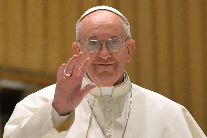 Vaticano niega reportes de que el papa tiene un tumor