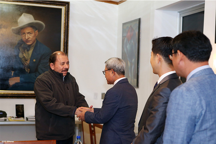 Presidente Daniel se reúne con el presidente del grupo empresarial coreano Sae-A Tecnotex S.A.