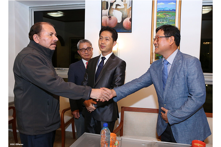Presidente Daniel se reúne con el presidente del grupo empresarial coreano Sae-A Tecnotex S.A.