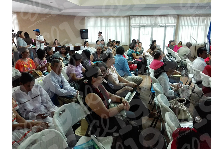 Docentes celebran Día Nacional del Bibliotecario