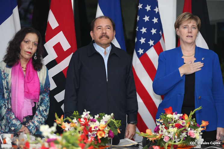 Daniel y Rosario reciben cartas credenciales de embajadores de Chile, Francia, EEUU y Palestina