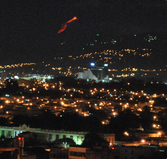 Volcán de Fuego entra a nueva fase eruptiva y sorprende