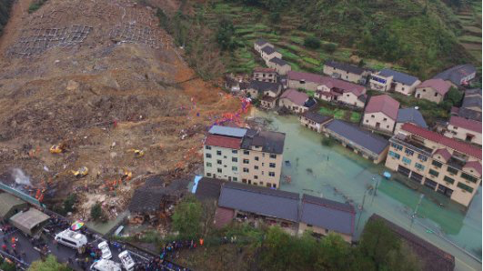 Deslizamiento de tierra en China deja 16 muertos