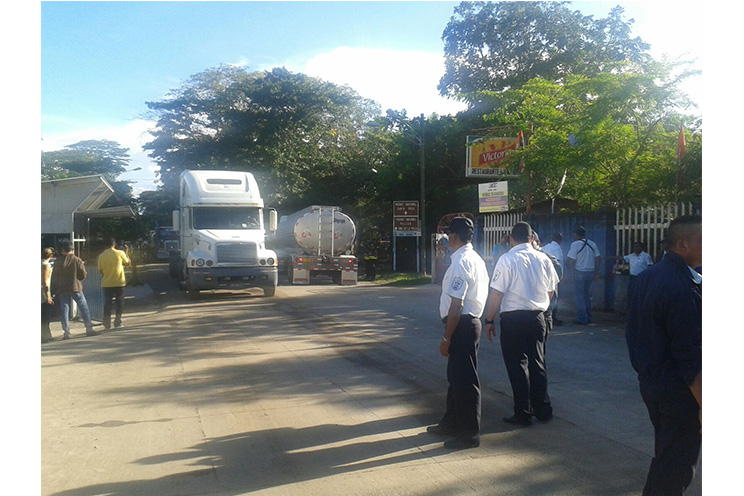 Transportistas centroamericanos exigen a Costa Rica no seguir generando caos