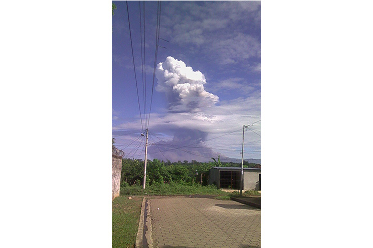 Volcán Telica registra fuerte explosión