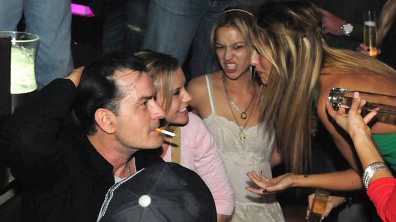 Los detalles jamás revelados de las orgías sexuales de Charlie Sheen