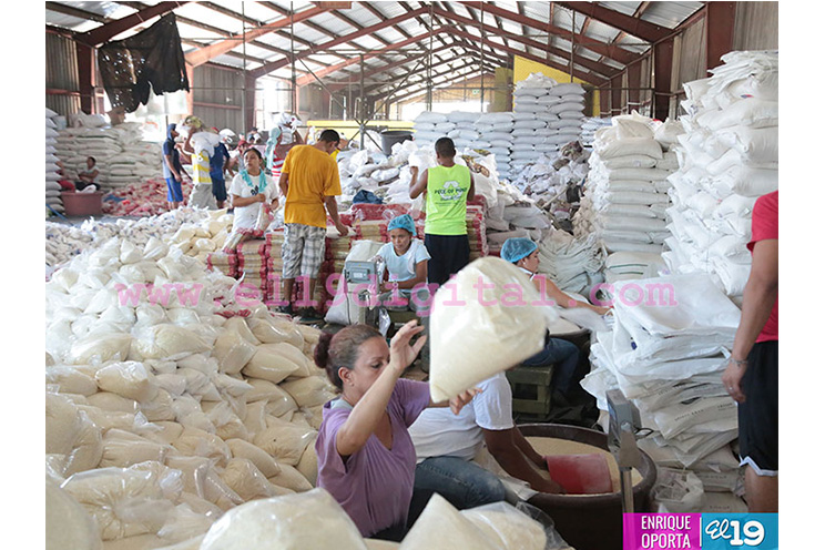 Inicia elaboración de paquetes para celebrar a María
