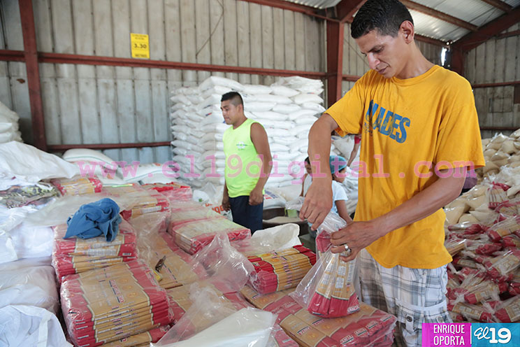 Inicia elaboración de paquetes para celebrar a María