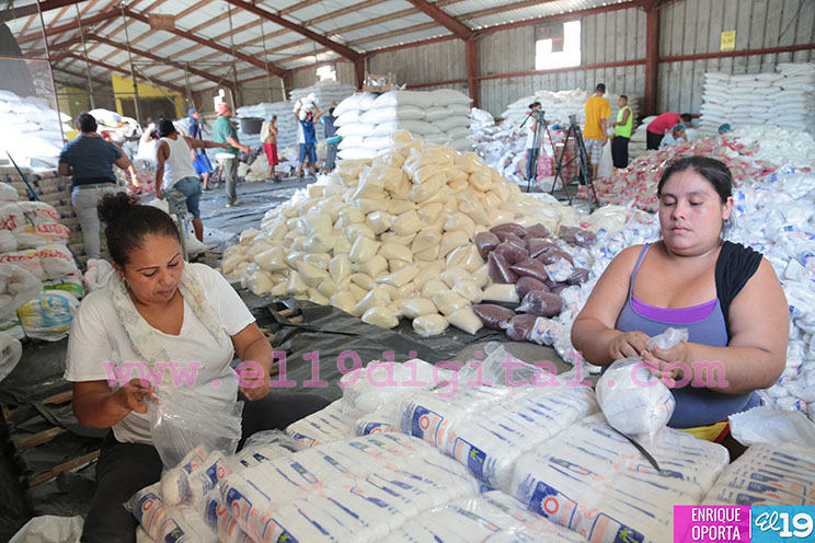 Inicia elaboración de paquetes para celebrar a María