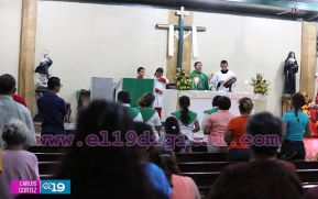 Parroquia Santa Rita de Casia celebra vigilia de Pentecostés