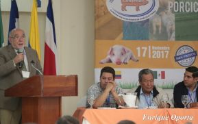 Realizan primer congreso de Porcicultura