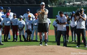 Jugadores de Grandes Ligas imparten Clínicas de Béisbol a niños y niñas