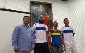 Alcaldía entrega uniformes al Managua FC