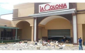 Saquearon plaza de compras en el sector de la Colonia Primero de Mayo