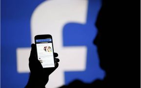¿Sabías que Facebook da tus datos a los fabricantes de celulares?