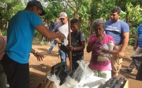 Primera entrega de Bonos de Recuperación de Capacidad Productiva en el Municipio de Potosí