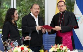 Daniel y Rosario reciben Cartas Credenciales del Nuncio Apostólico (18 de junio de 2018)